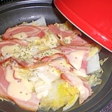 タジン鍋で♡白菜とベーコンのチーズ蒸し